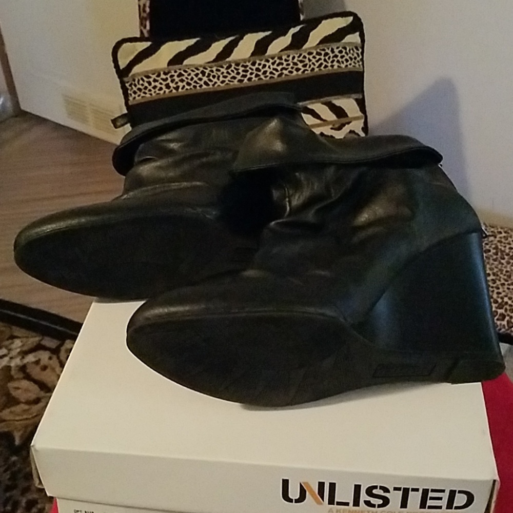 Boots - Picture 4 of 4